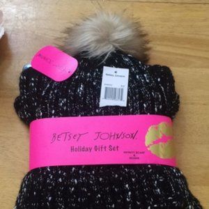NWT Betsey Johnson Gift Set: Beanie & Scarf